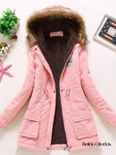 Casaco Feminino Grosso de Pelúcia com Capuz