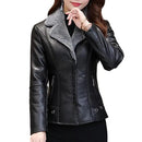 Jaqueta Feminina em Faux Leather com Detalhes em Pelúcia - (Promoção de Inverno 2025)