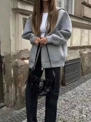 Casaco Feminino com Capuz e Bolsos Oversized - (Promoção de Inverno 2025)