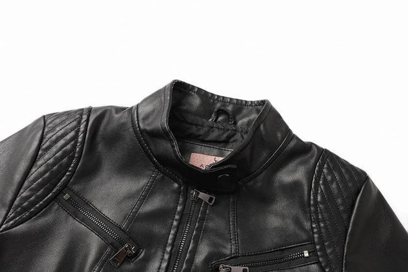Jaqueta Feminina Slim Black Luxe com Gola Alta Estilo Motociclista - (Promoção de Inverno 2025)
